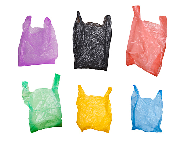 Normativa sobre bolsas de plástico en comercios: ¿por qué debo pagar?